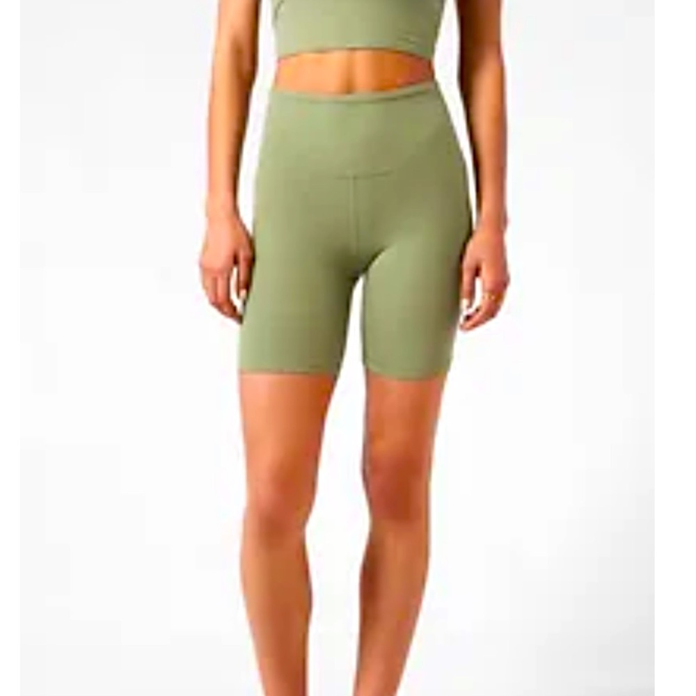 Athleta ultra high rise elation 7” short